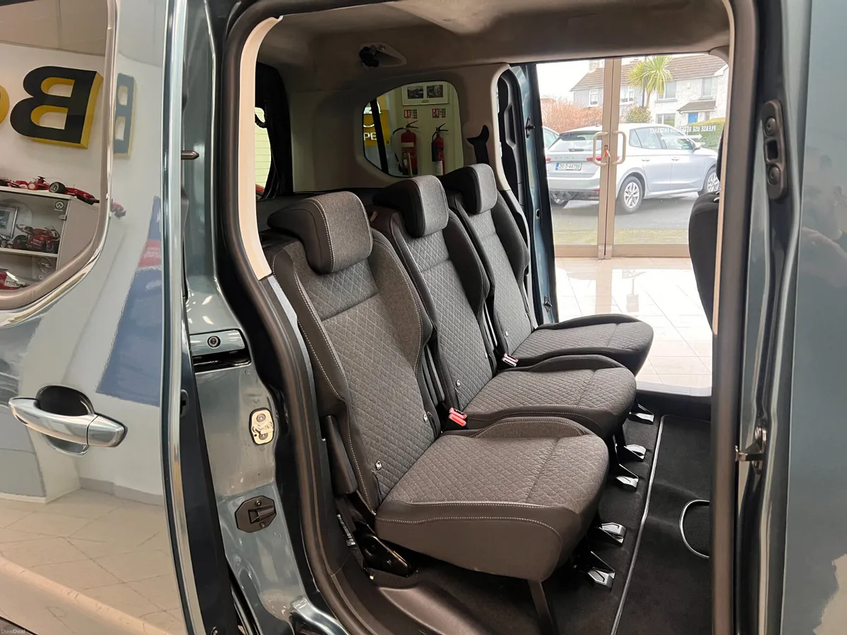 5 Seat E Only 2700 Kms ULTIMATE Spec As Brand New - Image 2