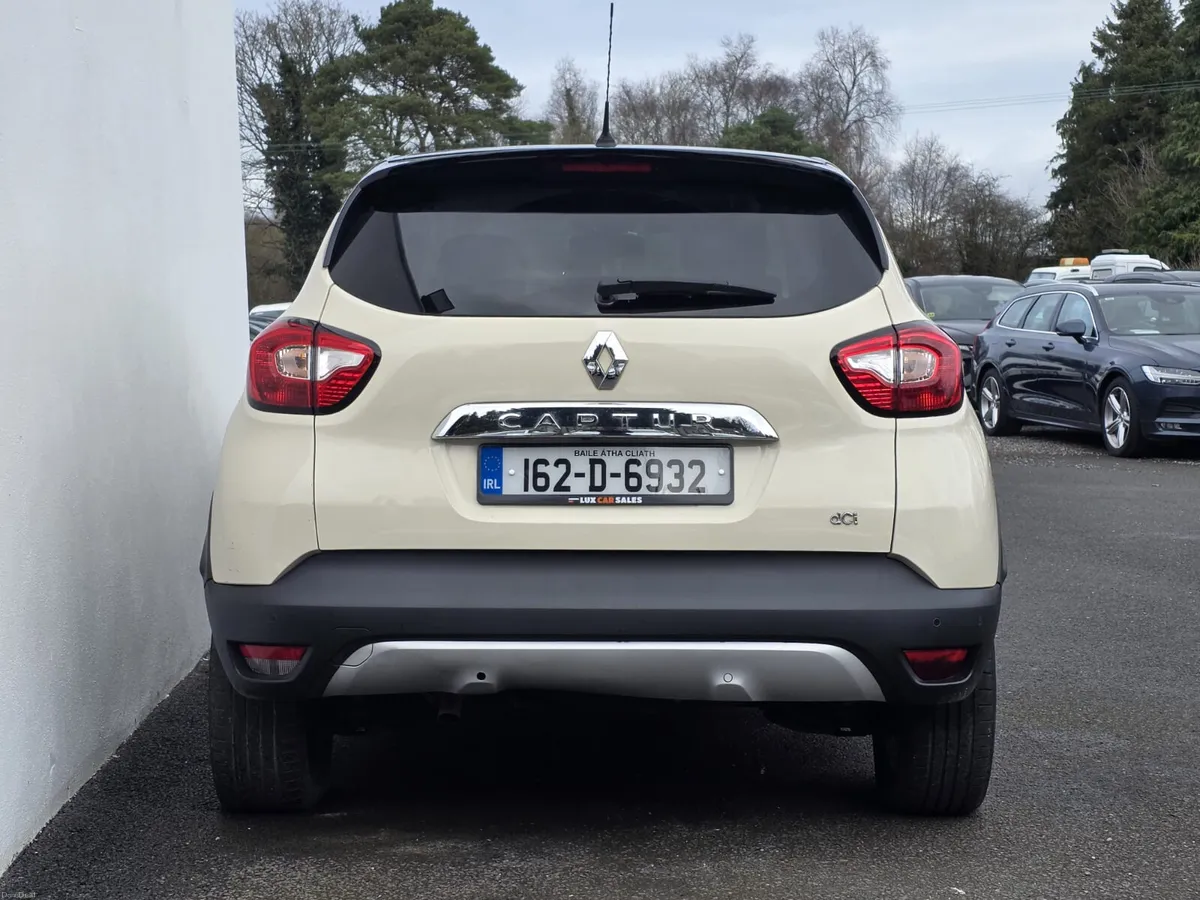 Renault Captur Automatic Signature Model - Image 4