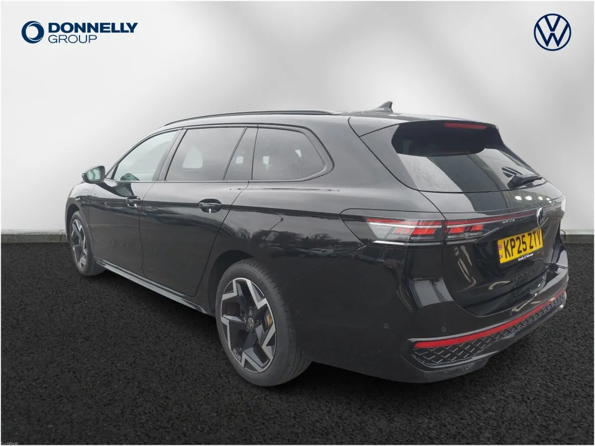 Volkswagen Passat Estate R-Line - Image 3