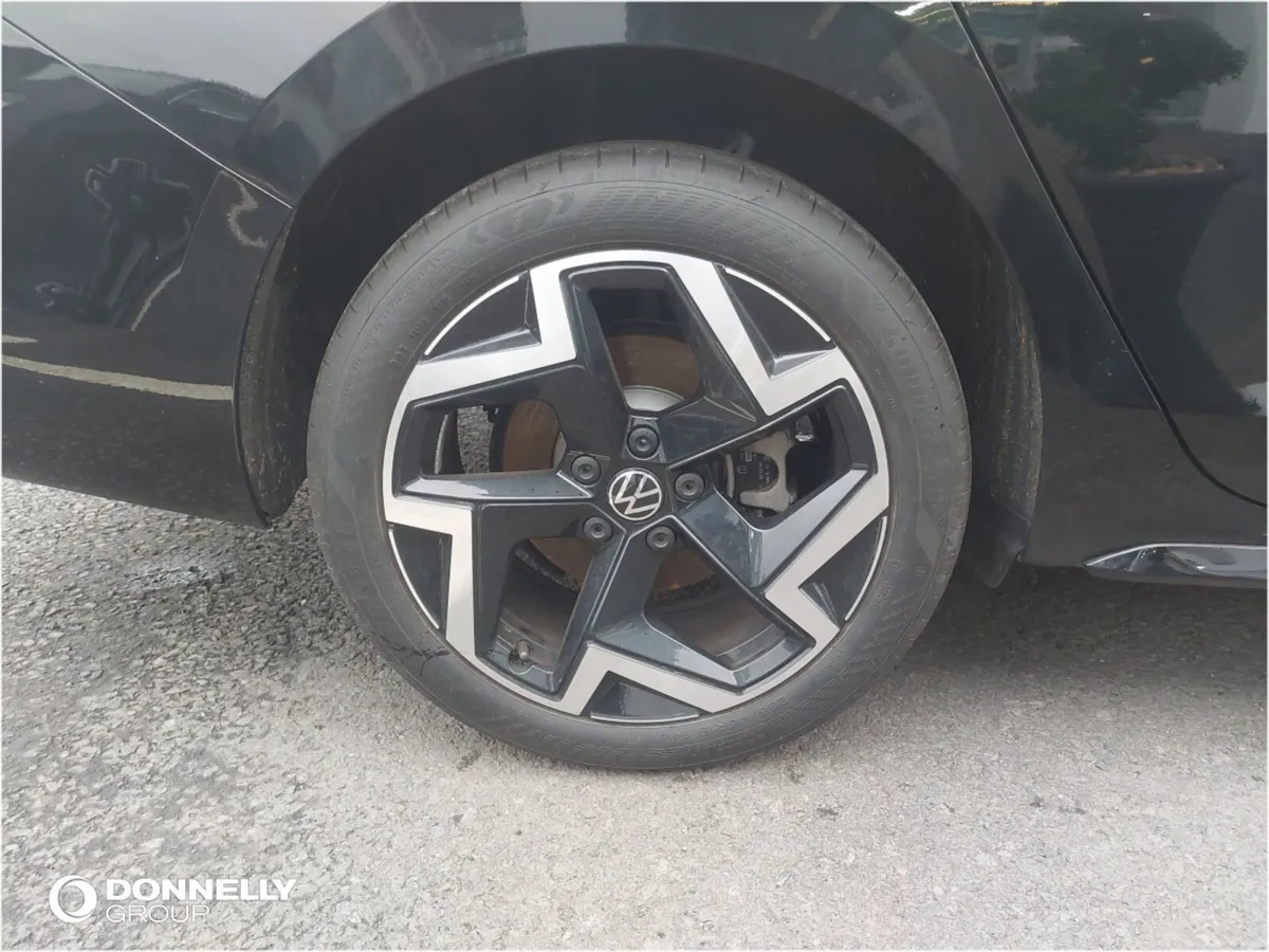 Volkswagen Passat Estate R-Line - Image 5