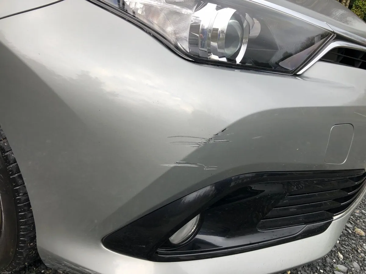 Toyota Auris 2017 - Image 2