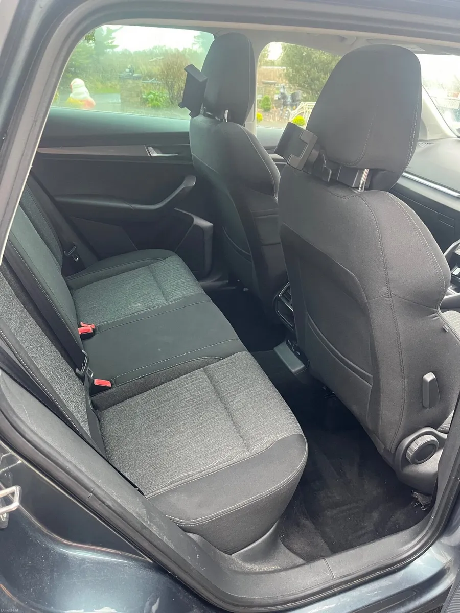 Skoda Karoq 2017 - Image 2