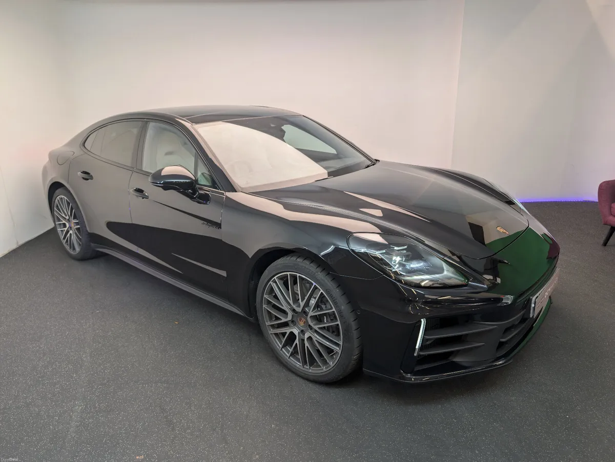 Porsche Panamera 2025 E HYBRID PHEV - Image 1