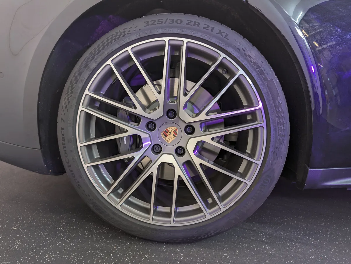 Porsche Panamera 2025 E HYBRID PHEV - Image 5