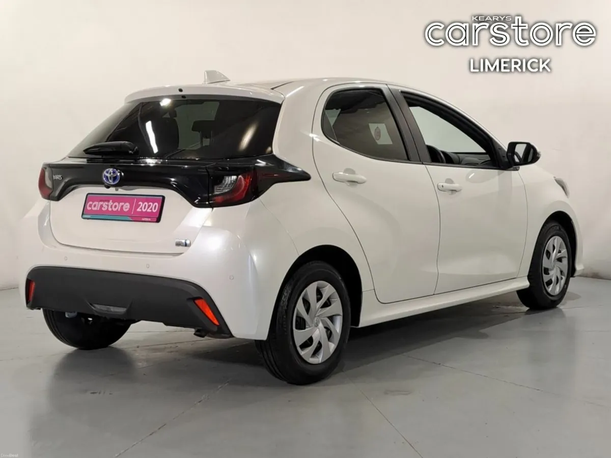 Toyota Yaris 1.5 HYBRID - Image 3