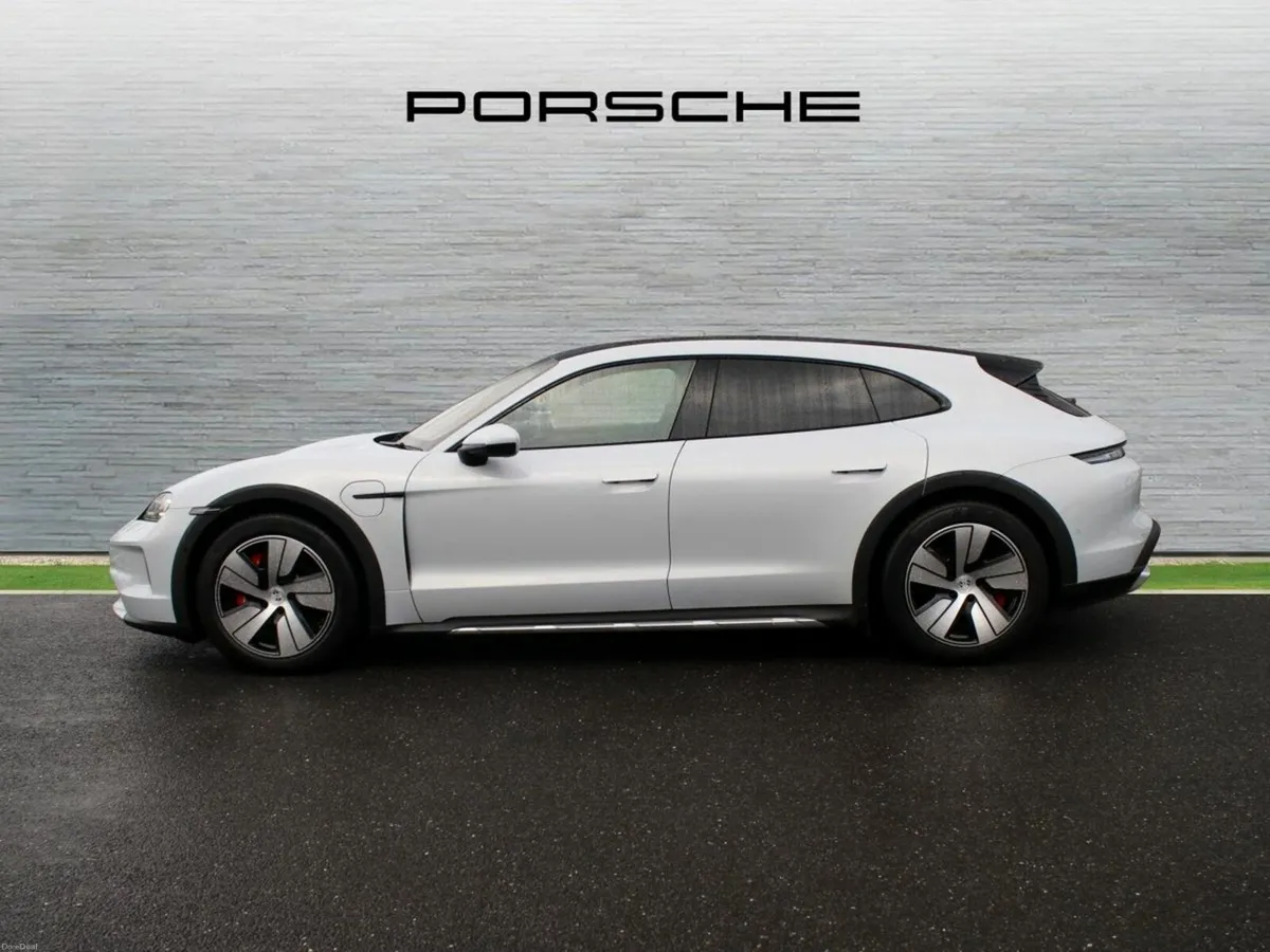 Porsche Taycan 4S Cross Turismo - Image 3