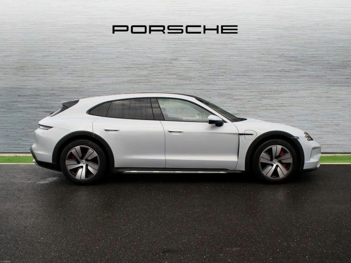 Porsche Taycan 4S Cross Turismo - Image 4