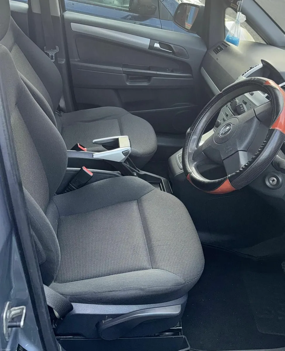 Opel Zafira 2010 - Image 3