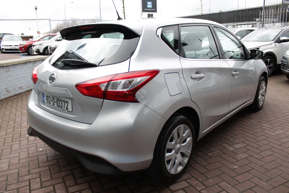 1.2 XE EDITION 5DR HATCHBACK // 1 OWNER WITH ONLY - Image 4