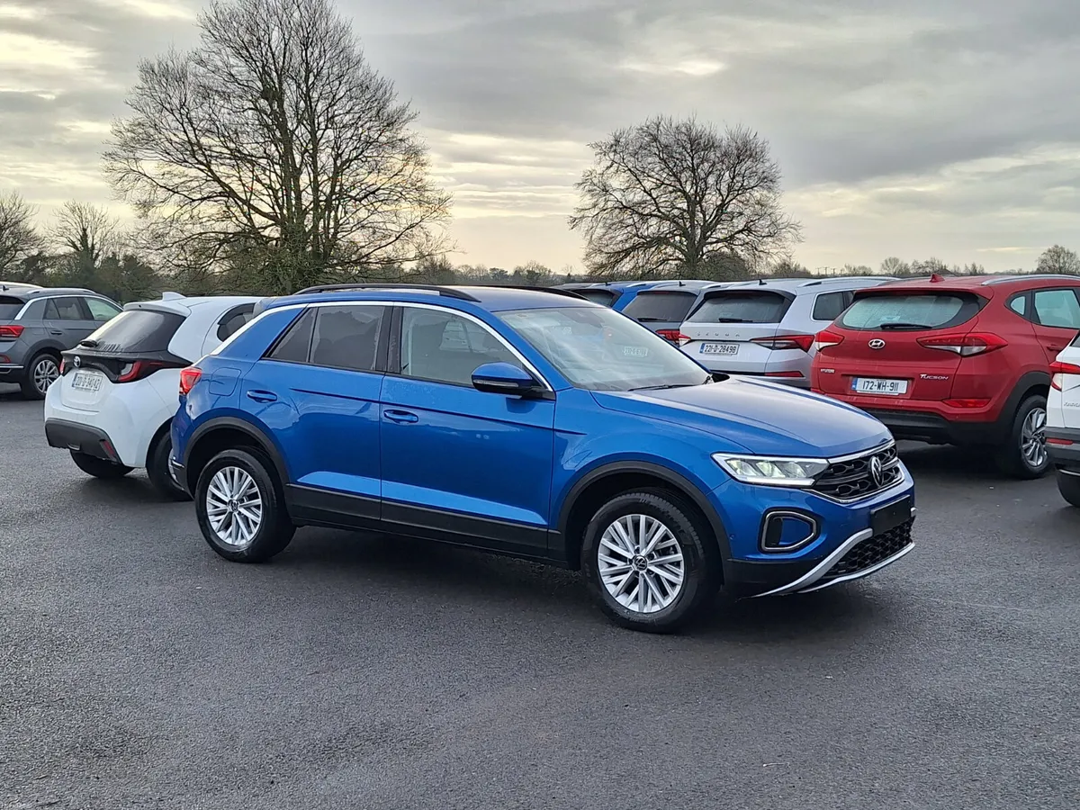 Volkswagen T-Roc *High Spec/Camera/Parking Sensors - Image 1