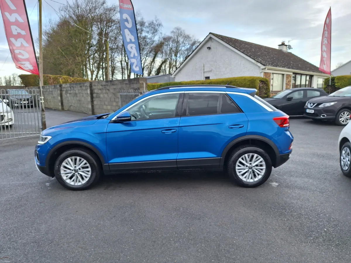 Volkswagen T-Roc *High Spec/Camera/Parking Sensors - Image 4