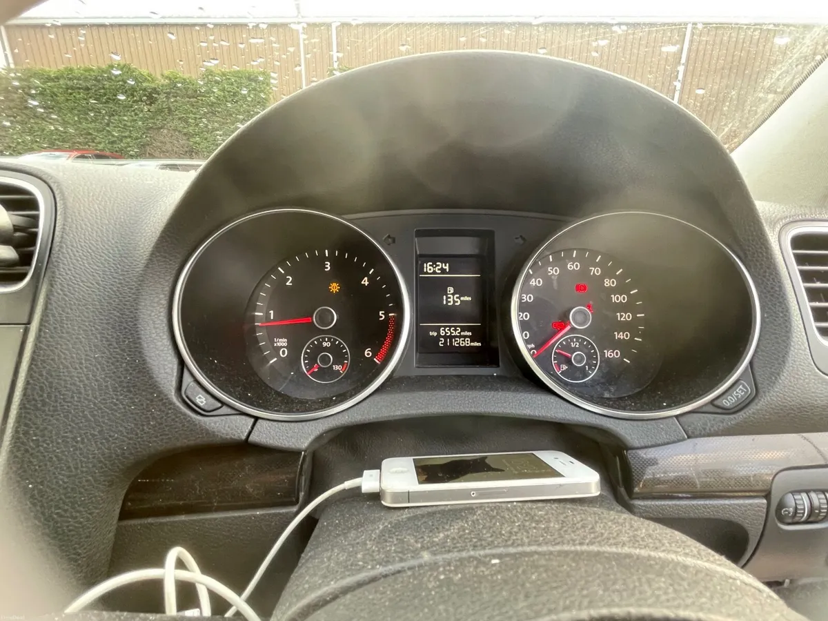 Volkswagen Golf 2009 - Image 4