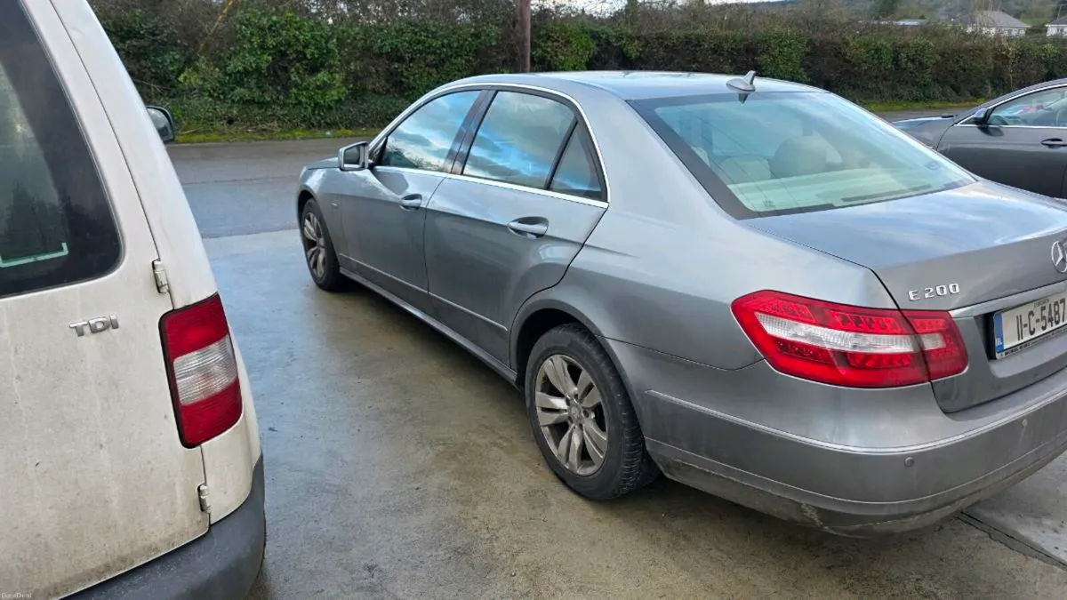 Mercedes E200 - Image 3