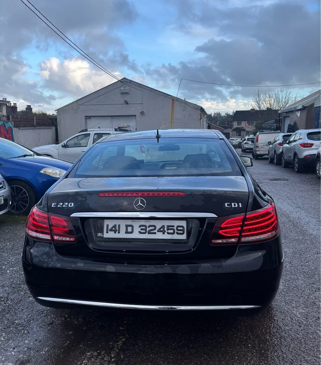 141 Mercedes Benz E-class coupe c207 - Image 3