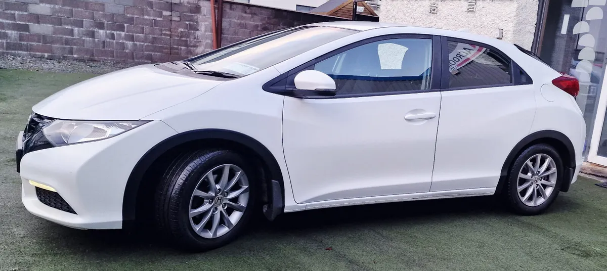 Honda Civic 1 4i LOW KM METALLIC WHITE PAINT - Image 2