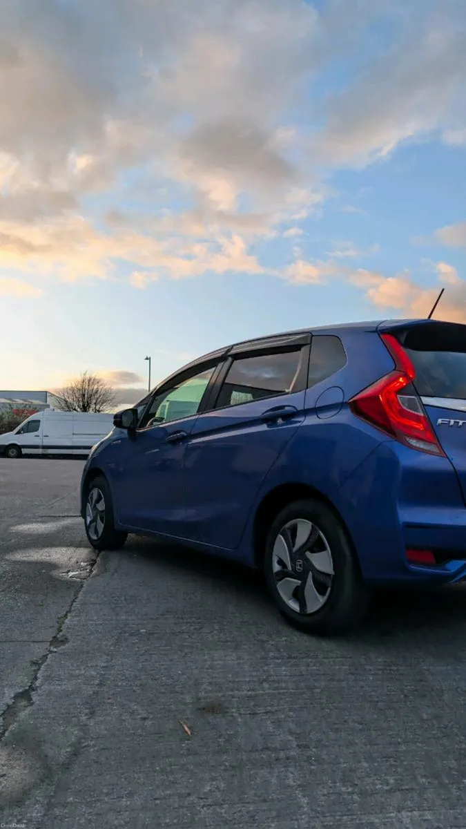 2017 Honda Fit GP5 Hybrid (Facelift) - Image 4