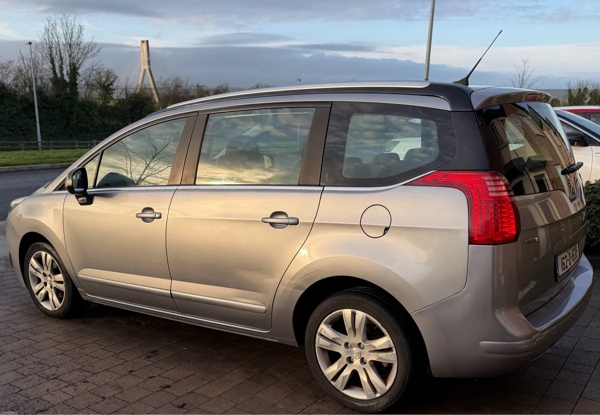Peugeot 5008 Full Service History - Amazing Cond! - Image 4