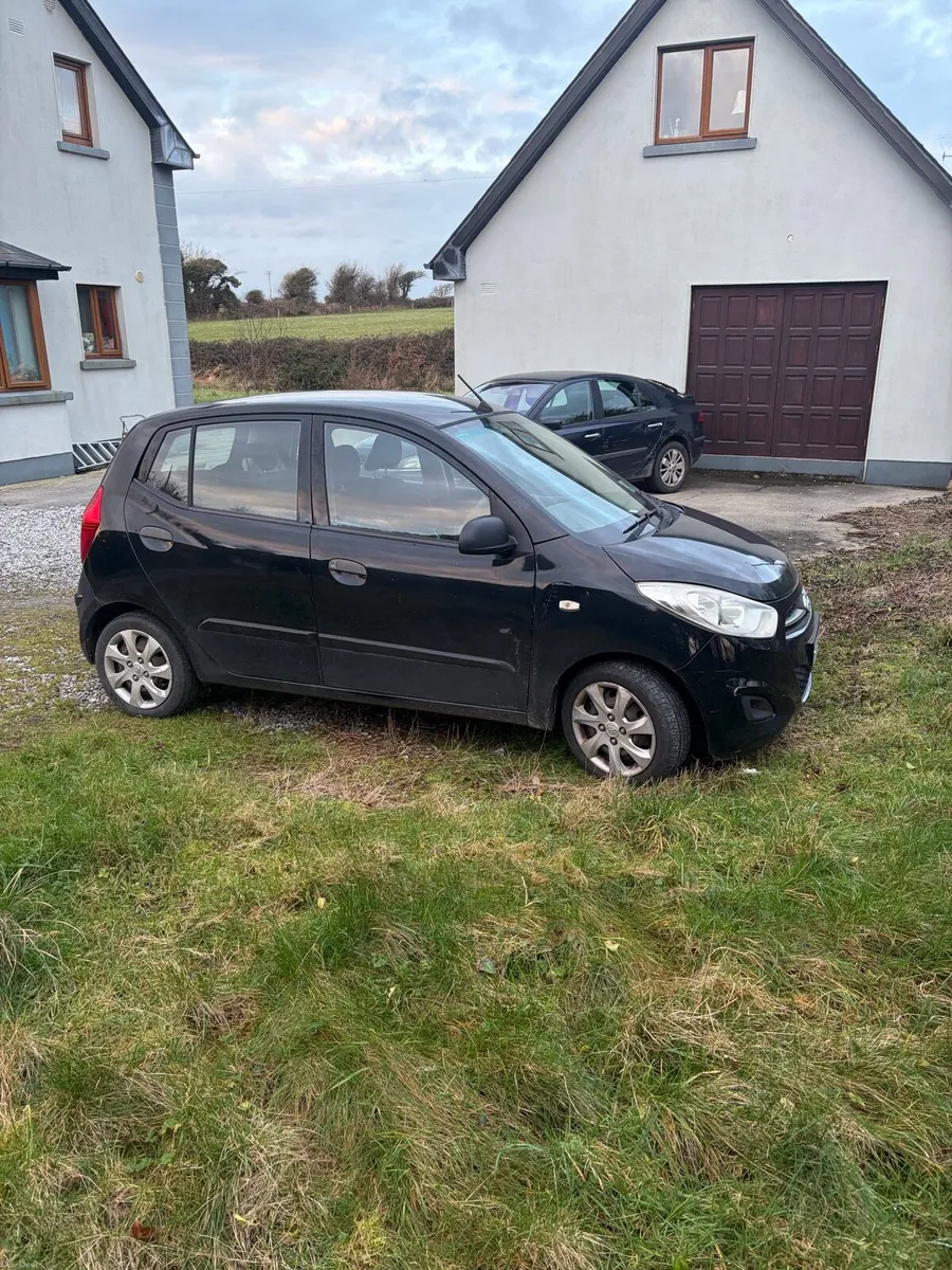 Hyundai i10 2013 Manual - Image 2