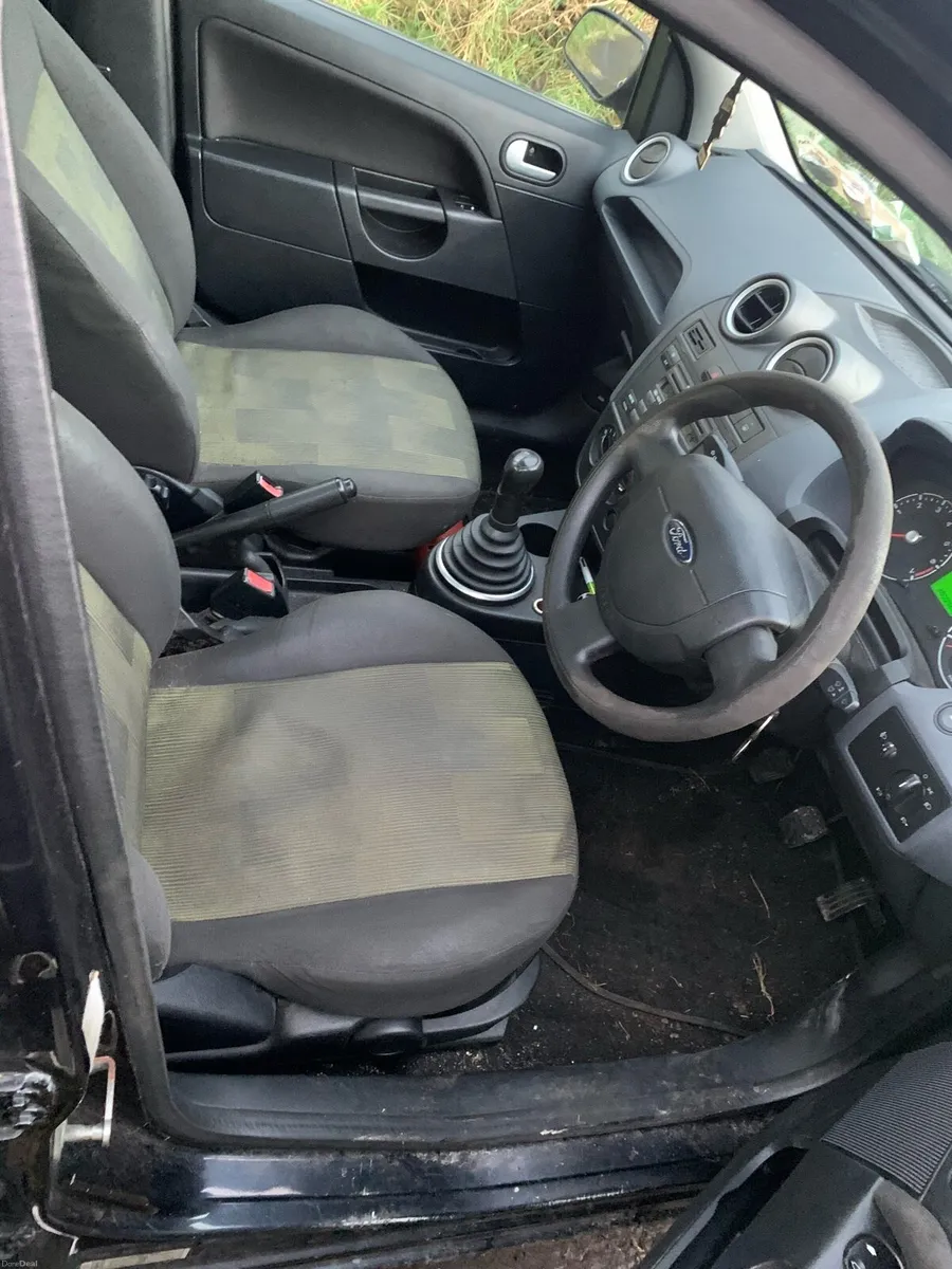 Ford fiesta - Image 3