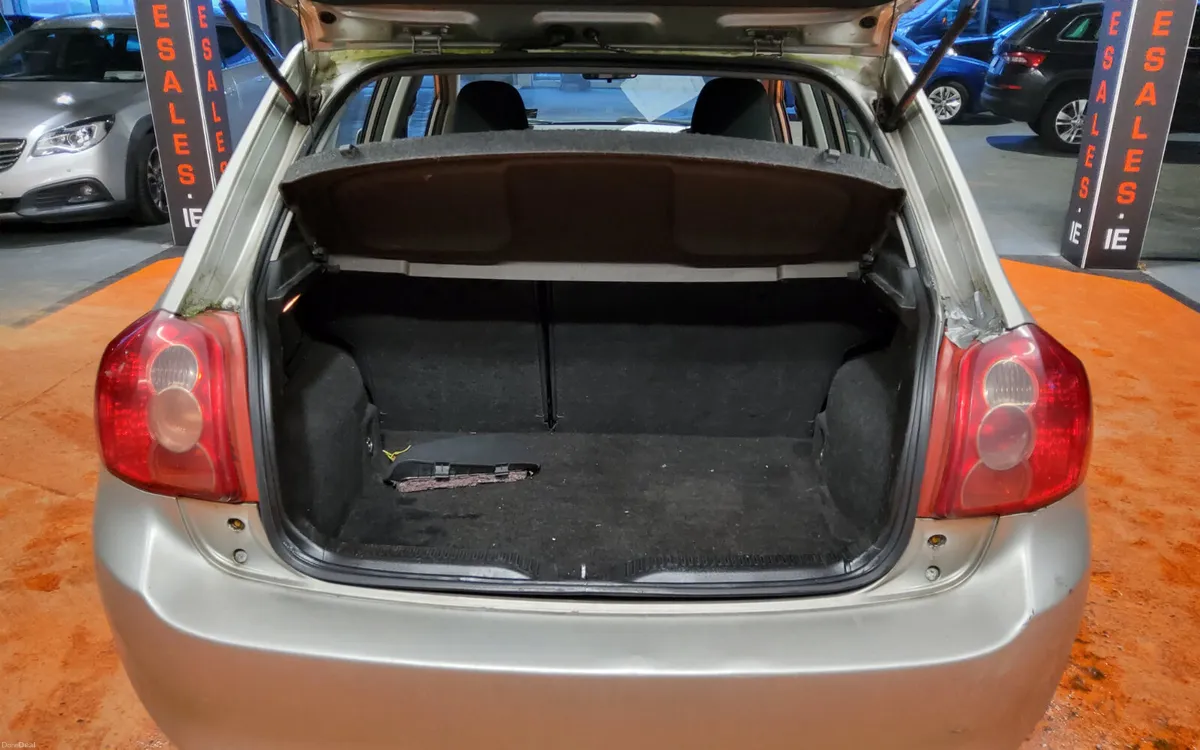 Toyota Auris 2007 - Image 4
