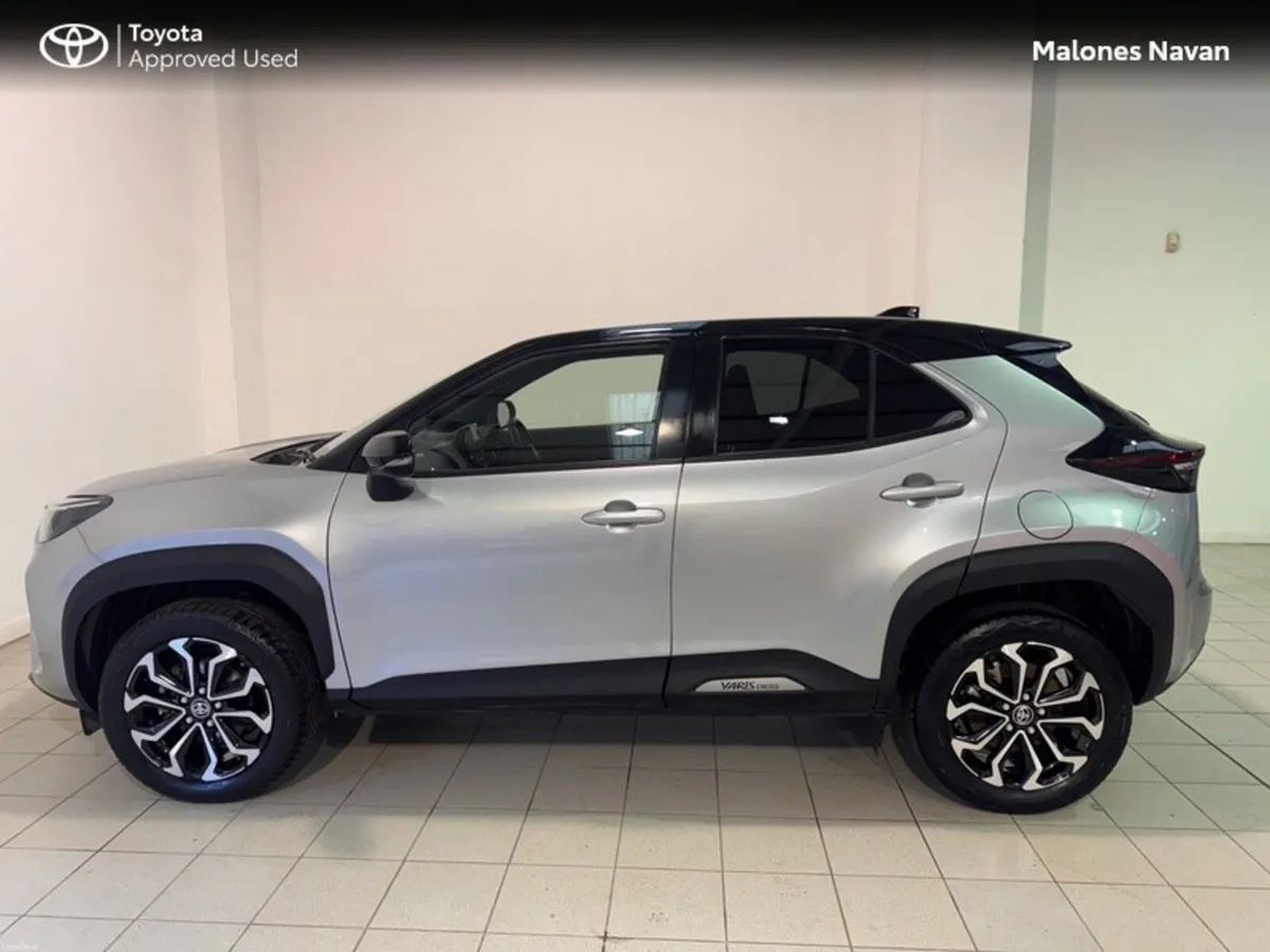 Toyota Yaris Cross CROSS LUNA SPORT 4DR AUTO - Image 3