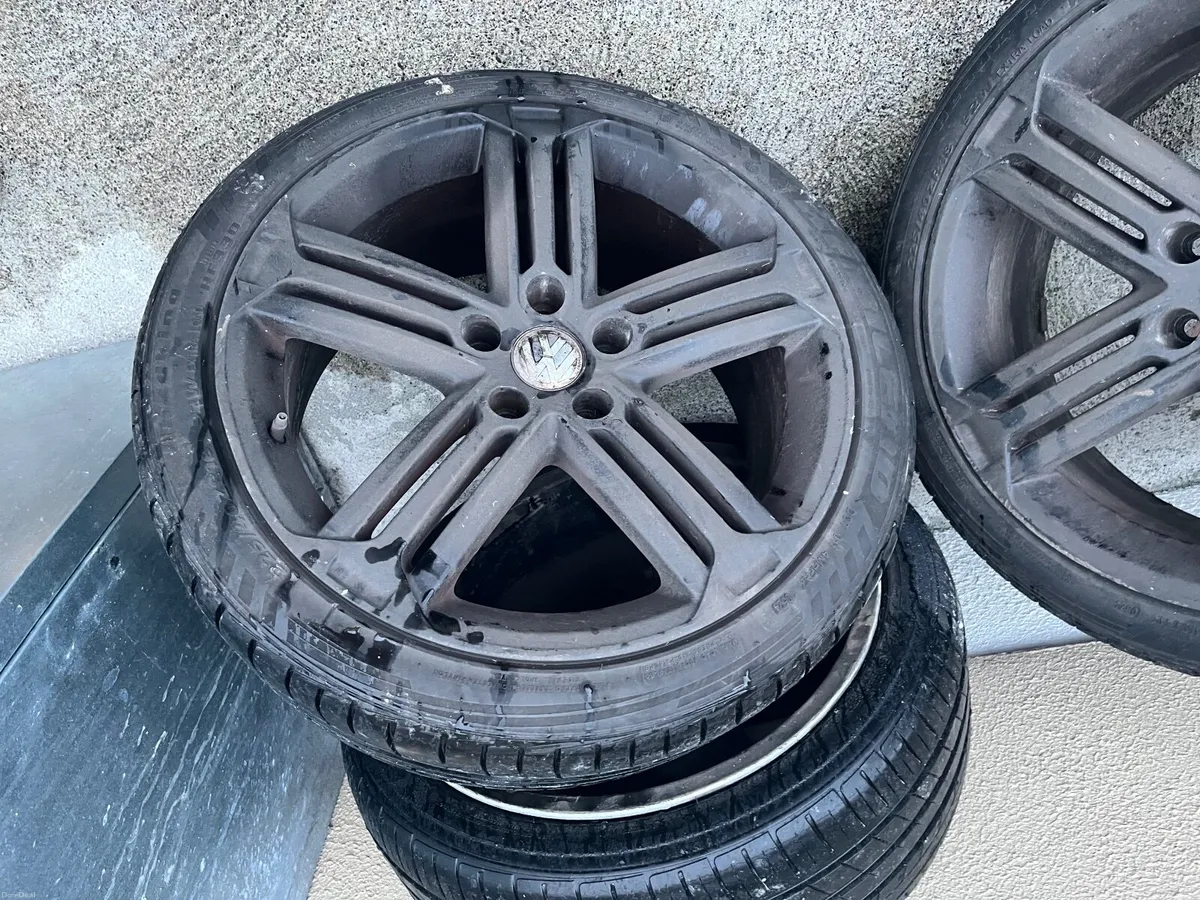 Volkswagen Golf 2011 - Image 2