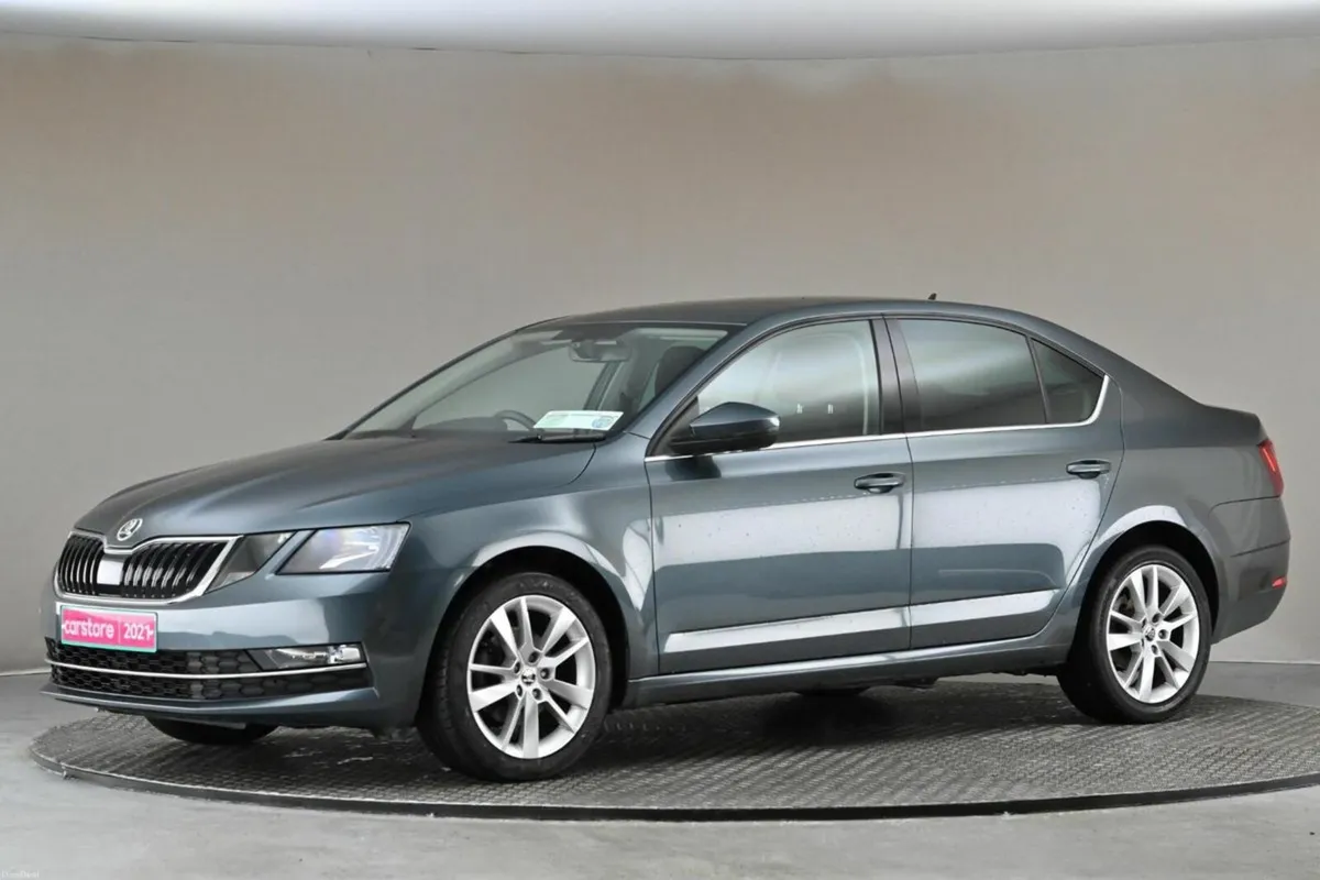 Skoda Octavia 1.0TSI STYLE 115BHP 6SPD **SAT NAV** - Image 4