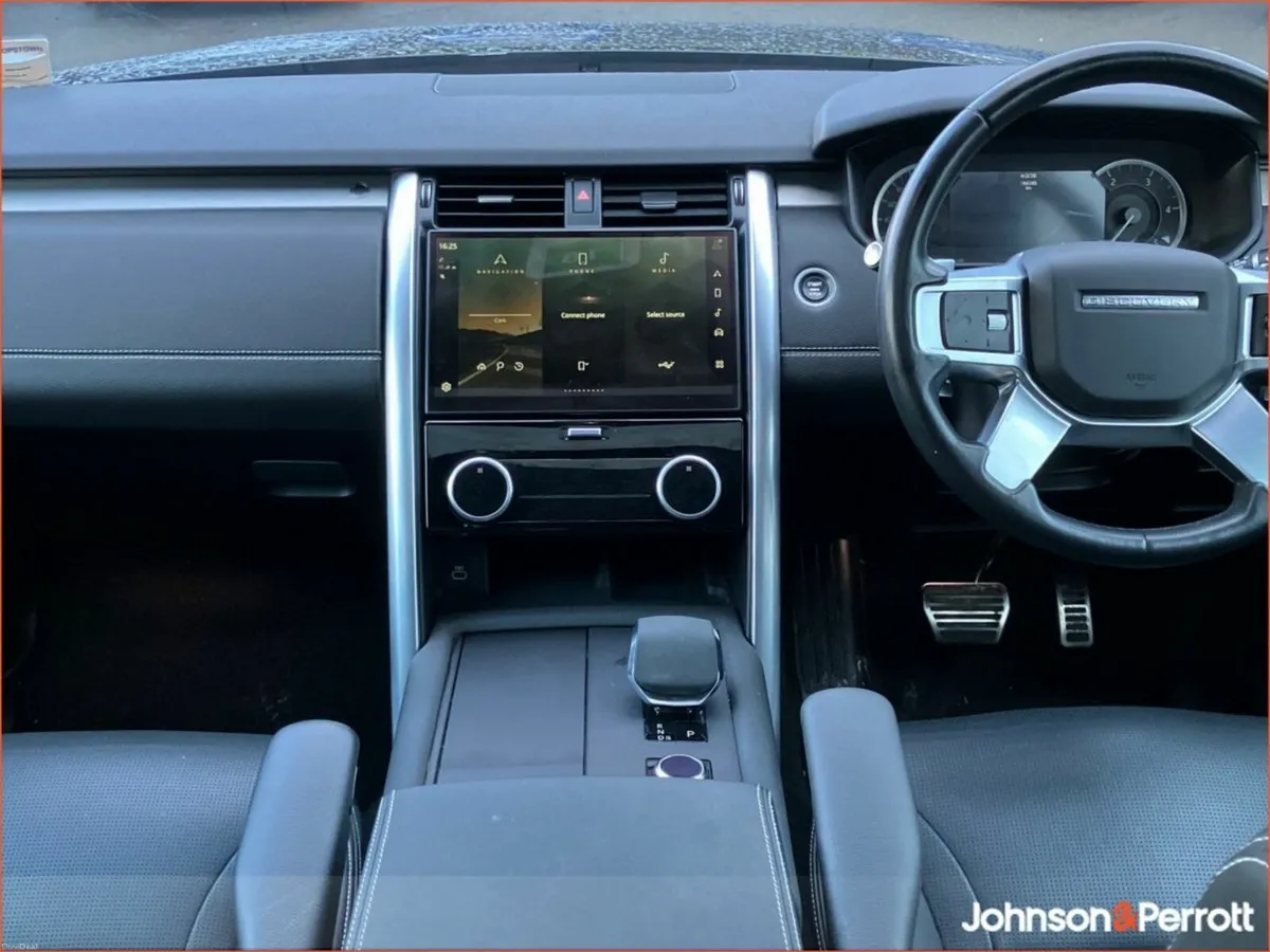 Land Rover Discovery 3.0D I6 249 PS AWD Auto R-Dyn - Image 4