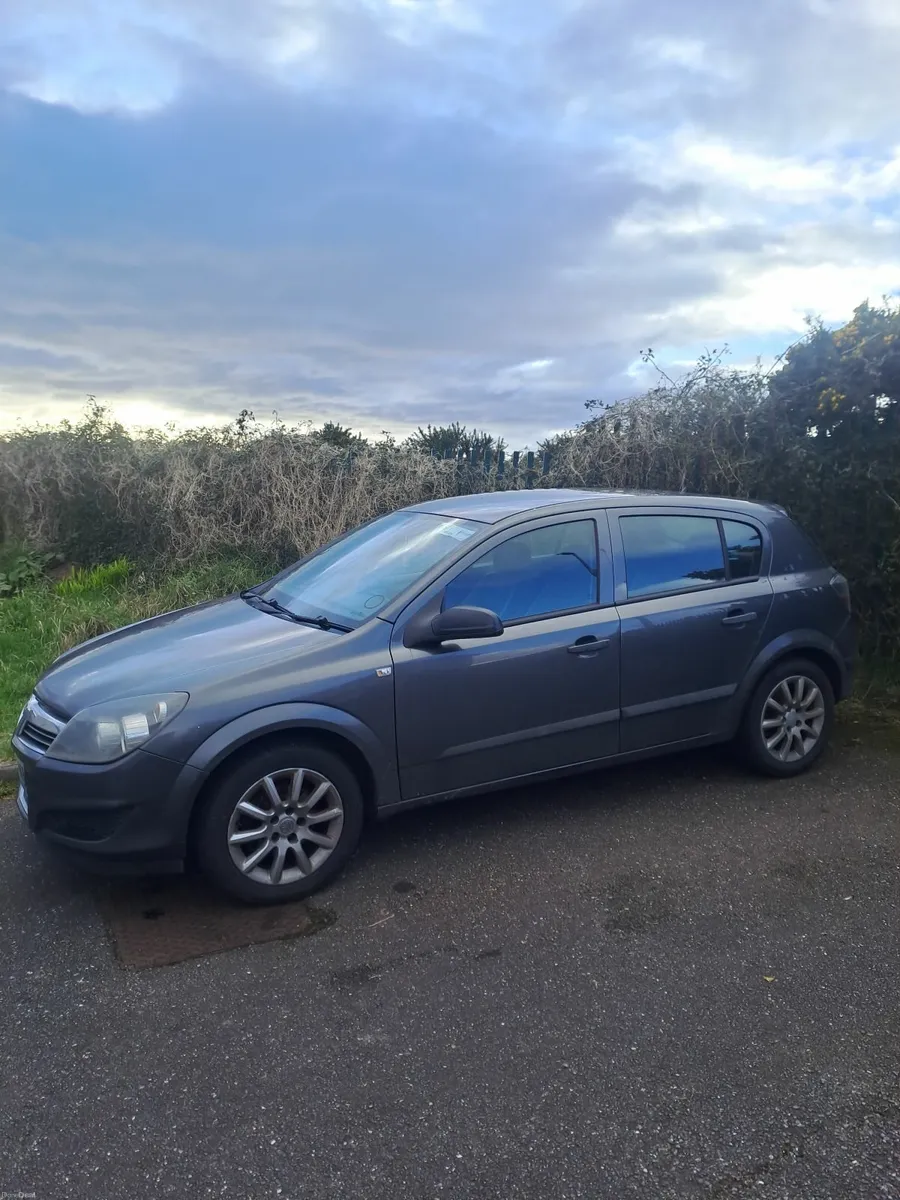 Vauxhall Astra 2009 - Image 1