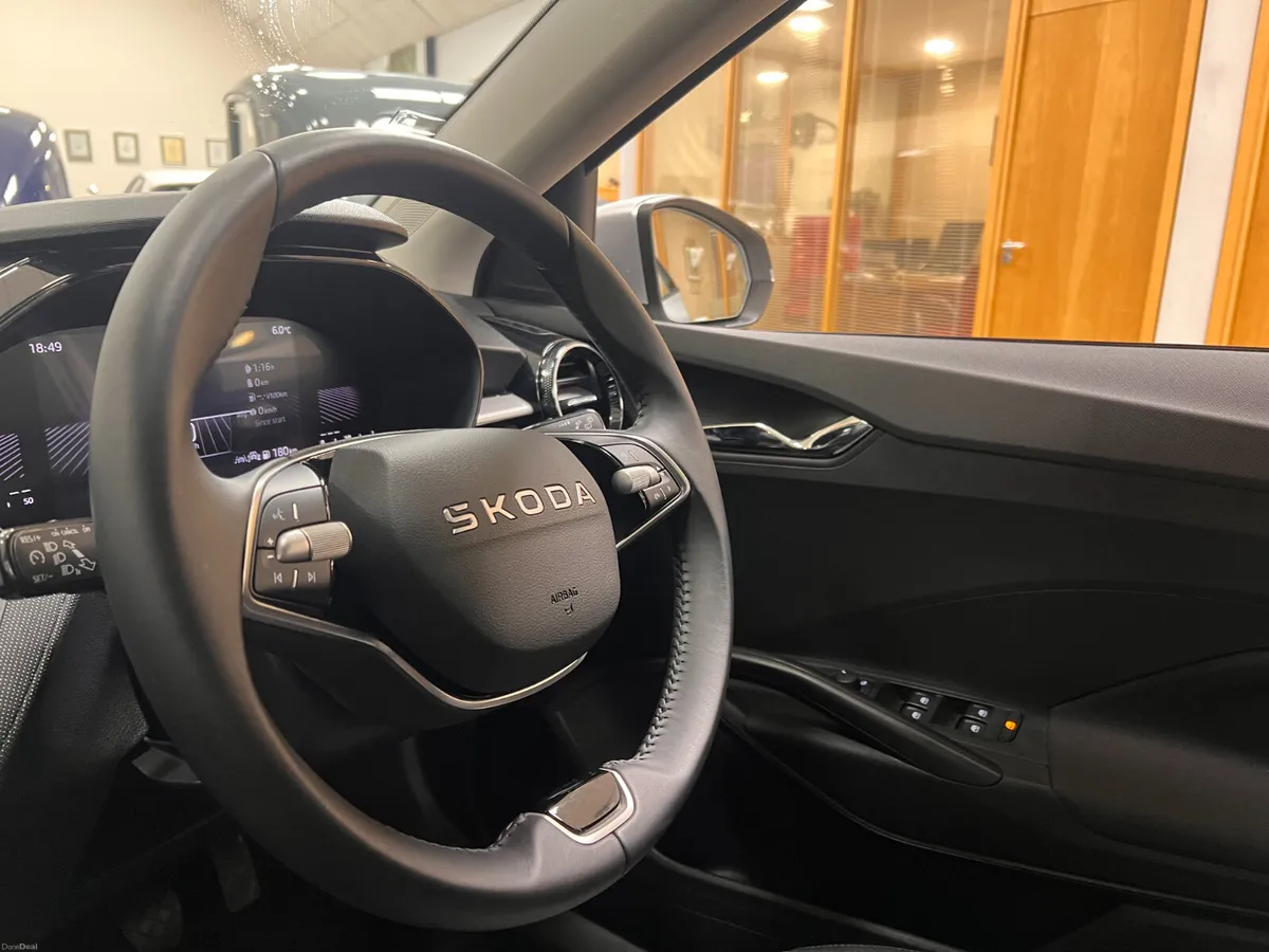 ONLY 8775Kms As New SELECTION TSI High Spec www.bo - Image 4