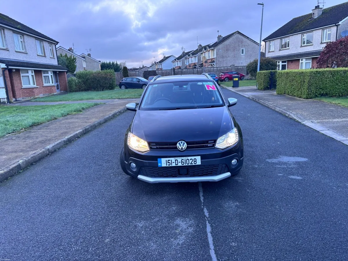 Volkswagen Cross Polo 2015 - Image 1