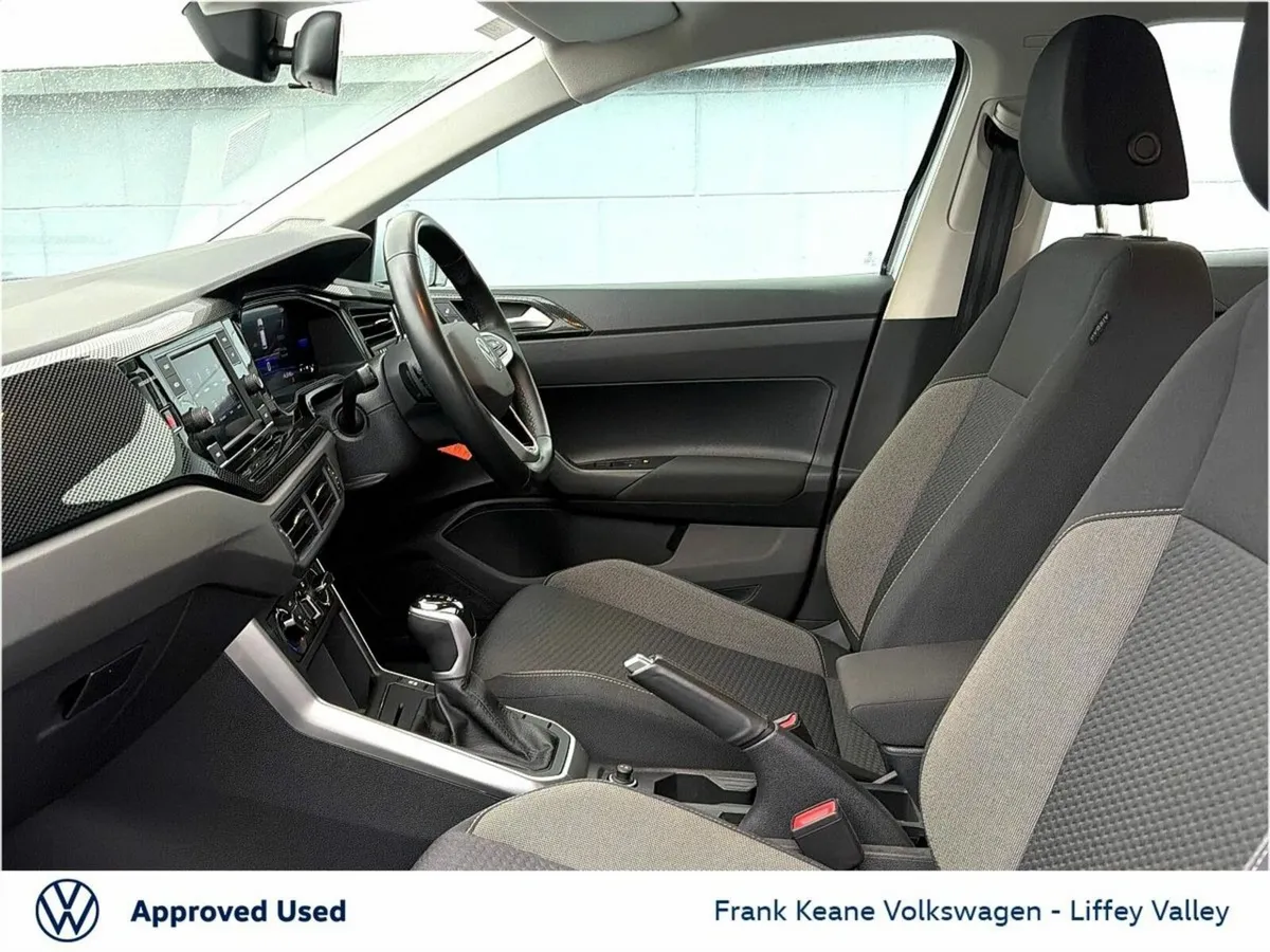 Volkswagen Polo LIFE AUTO 1.0 TSI 95HP *REFLEX SIL - Image 4