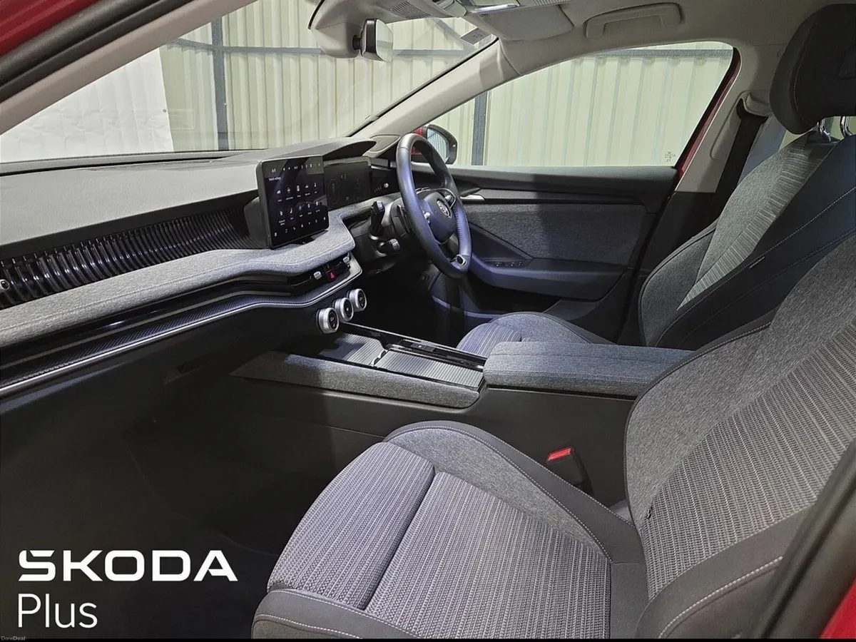 Skoda Superb 2.0 TDI 150BHP DSG Combi SEL - Image 4