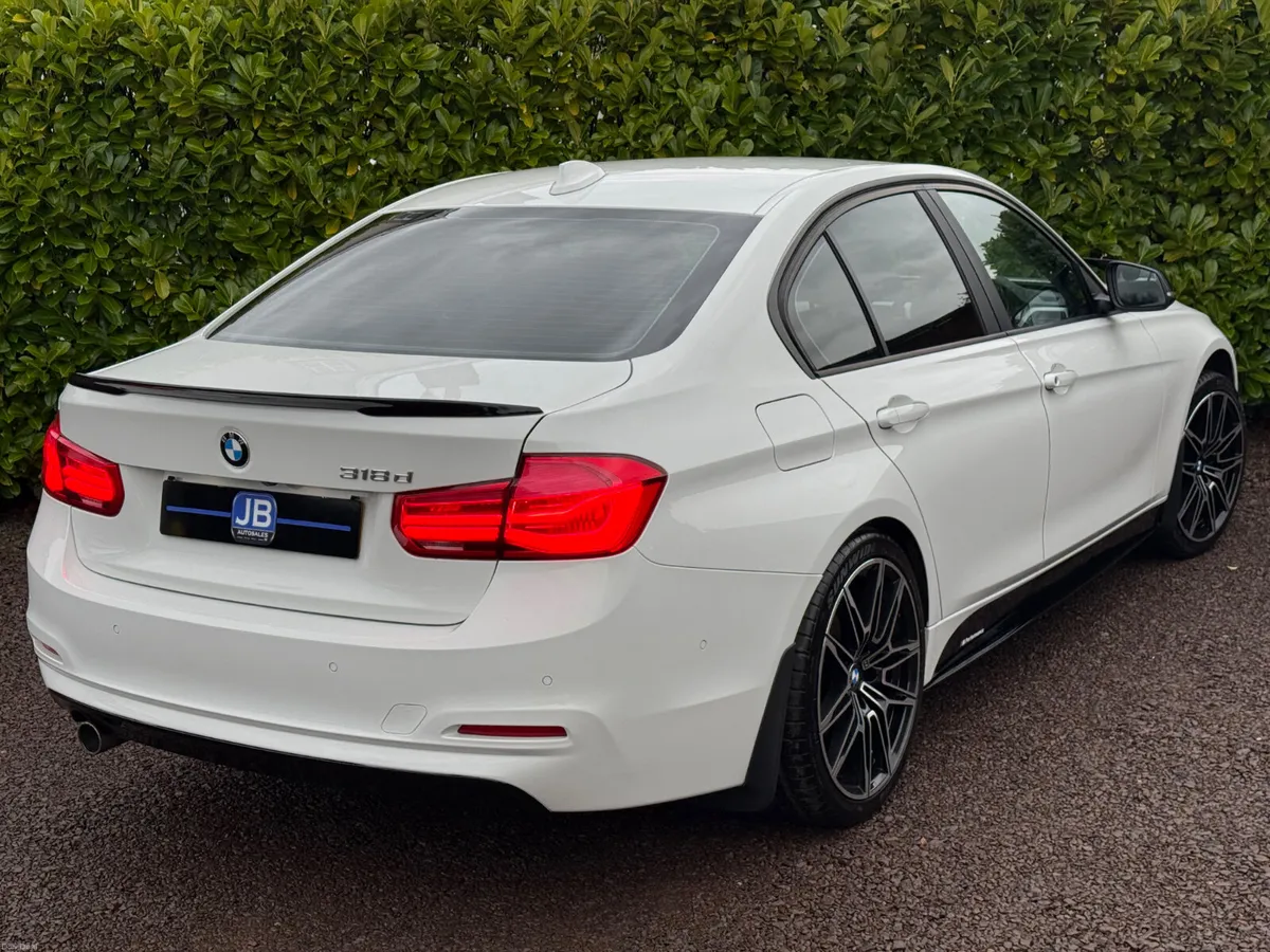 BMW 318D 2018 **DEPOSIT TAKEN** - Image 4