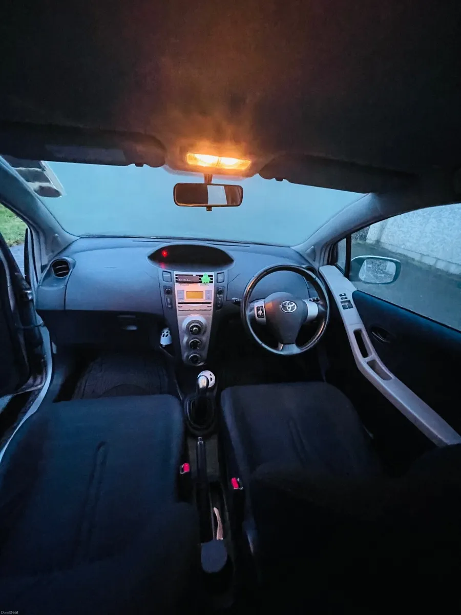Toyota Yaris 2008 - Image 2