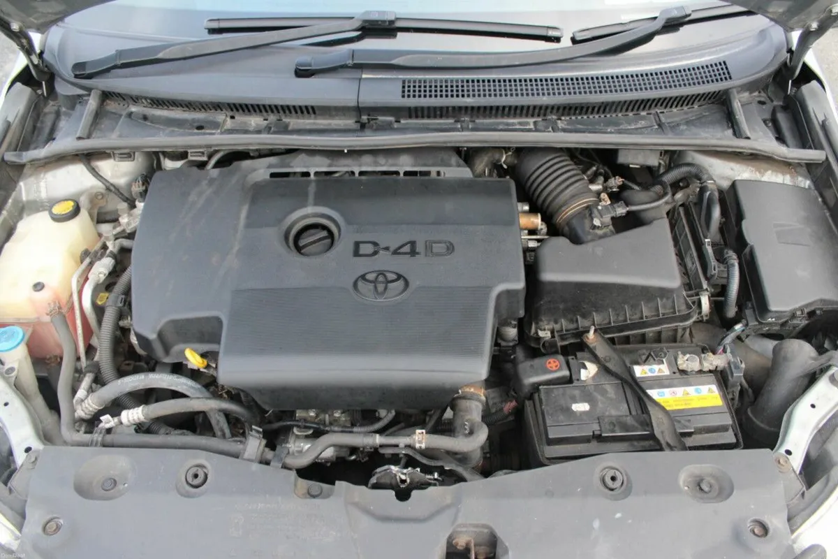 Toyota Avensis 2.0 D-4D 125 BHP Terra (TENDER 31) - Image 4