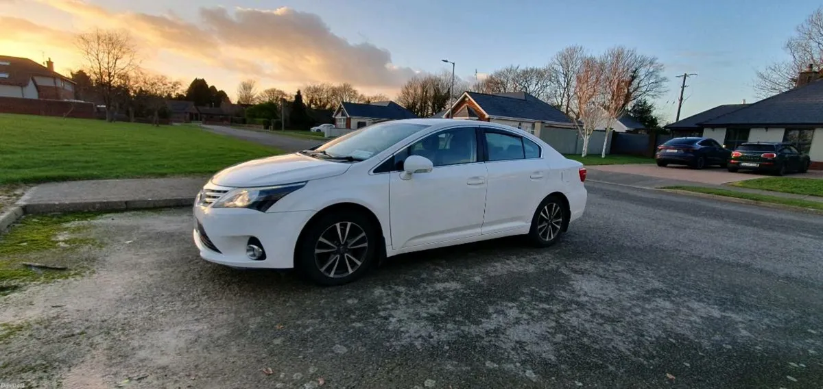 Toyota Avensis 2014 - Image 1