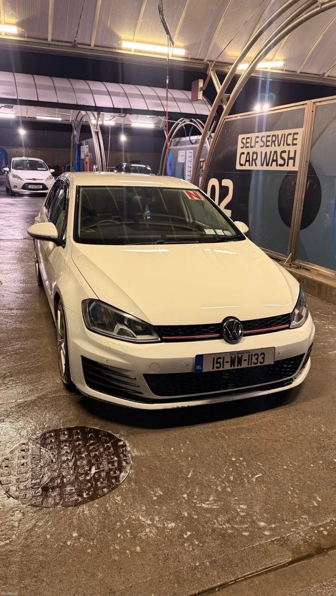 2015 Volkswagen Golf TDI - Image 1