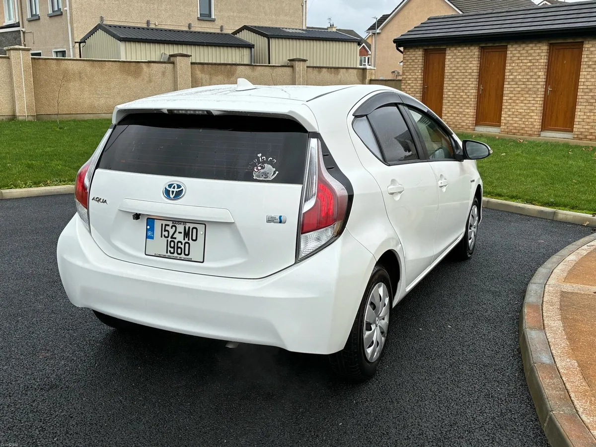 2015 Toyota Aqua 1.4Petrol Hybrid Nct 03/27 low km - Image 4