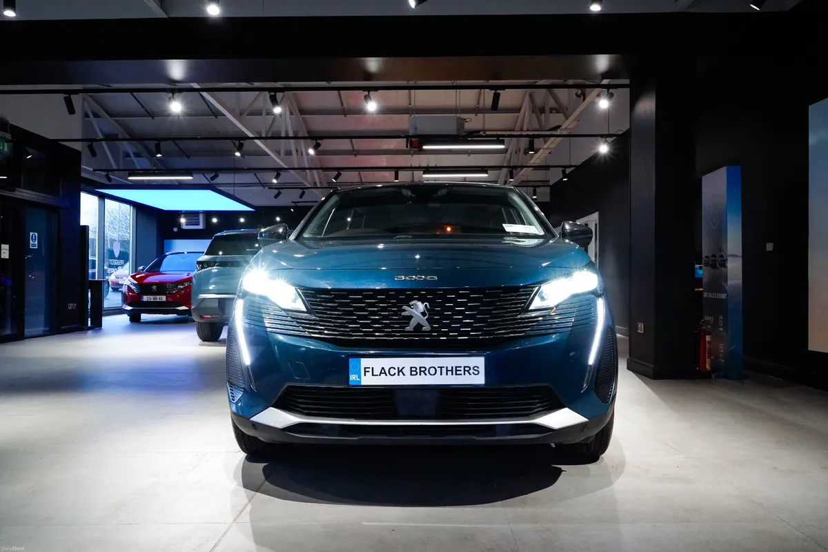 2023 Peugeot 3008 Active 1.5 BlueHDi 130bhp Manual - Image 3