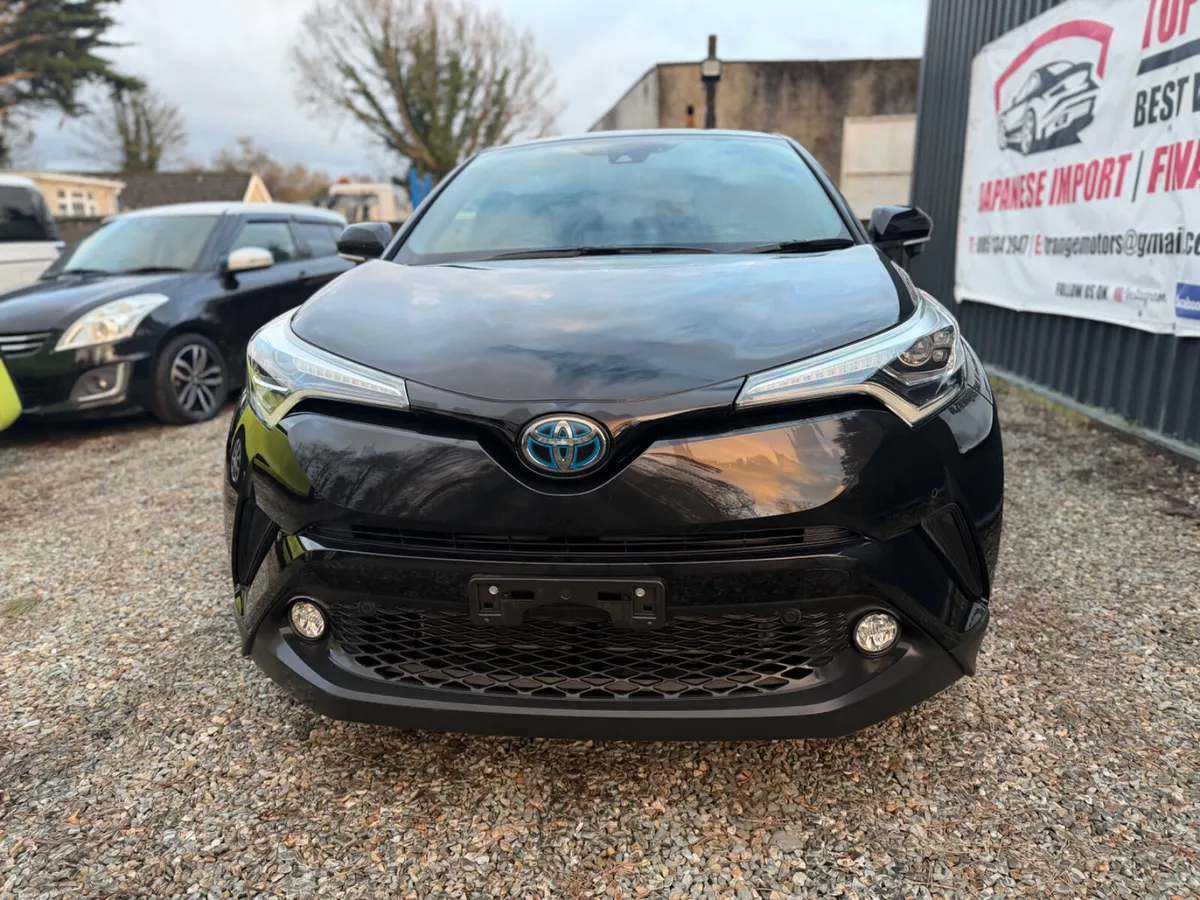 Toyota CHR **2018** - Image 2