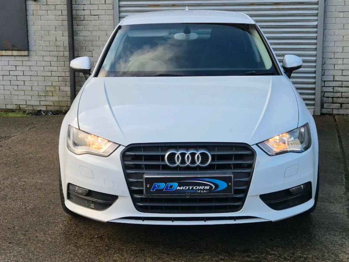 AUDI A3 1.6 TDI SE WITH BLACK EDITION STYLING. - Image 4