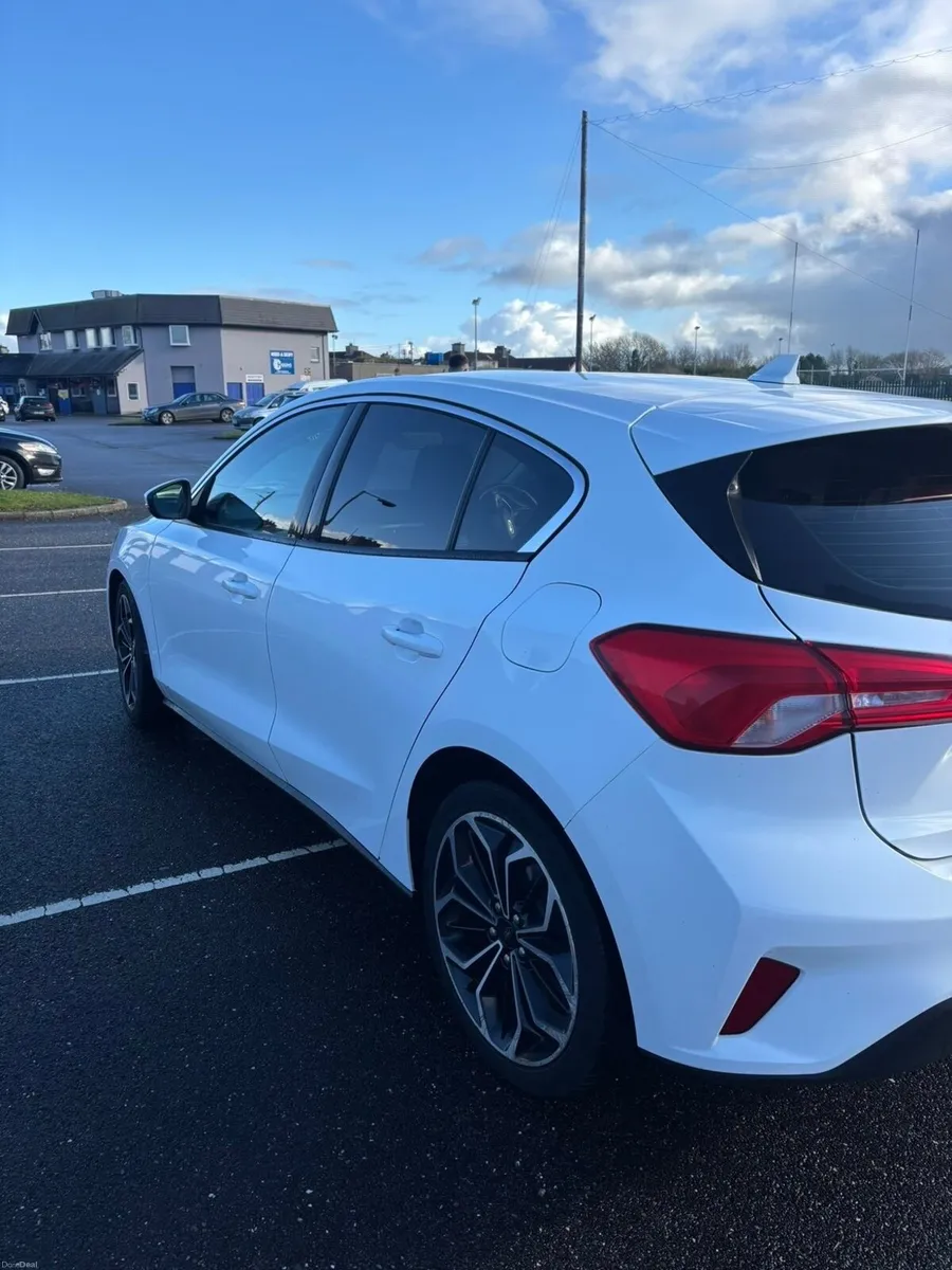 Ford Focus 2019 - Image 2