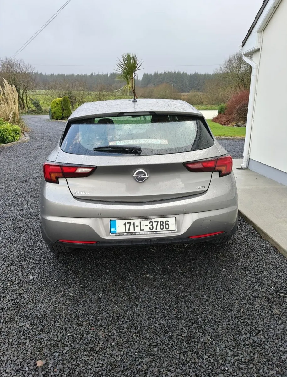 Opel Astra 2017 - Image 2