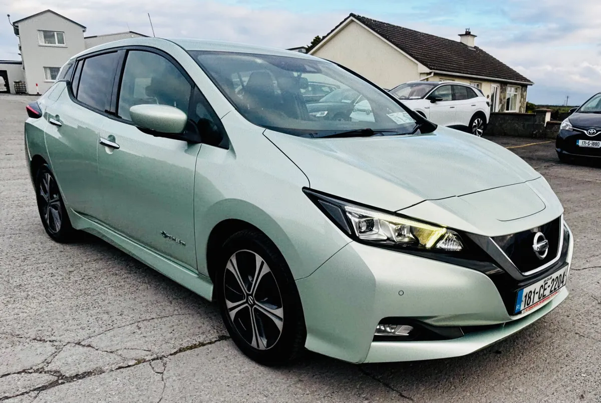 2018 Nissan Leaf SVE 40 kWh IMMACULATE - Image 3