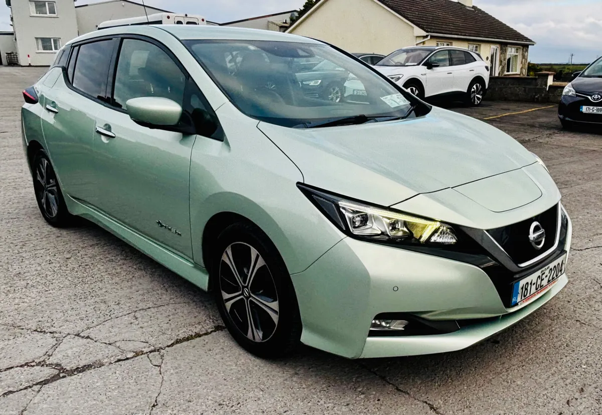 2018 Nissan Leaf SVE 40 kWh IMMACULATE - Image 2