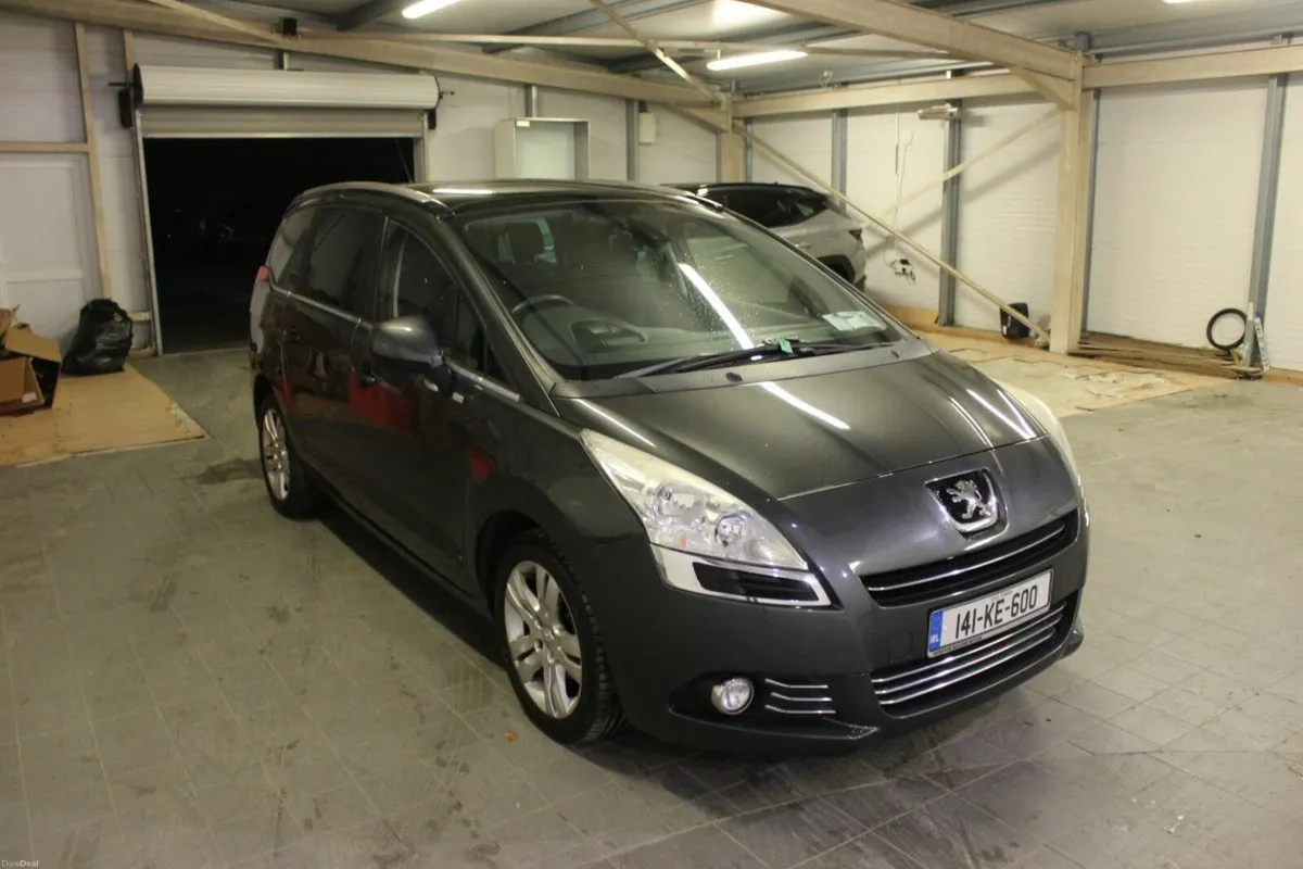 Peugeot 5008 1.6 HDI 115 bhp Active Family - TENDE - Image 1