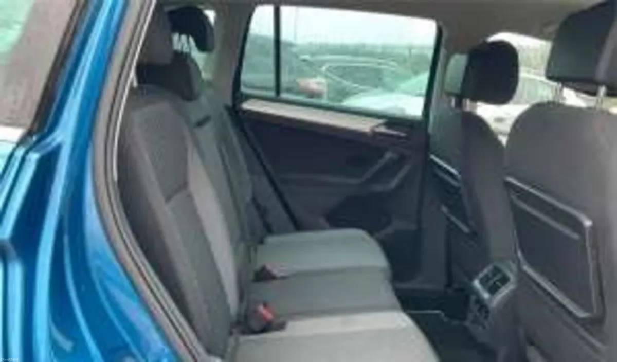 2018 VOLKSWAGEN TIGUAN 2.0 SE Nav TDI 5d - Image 4