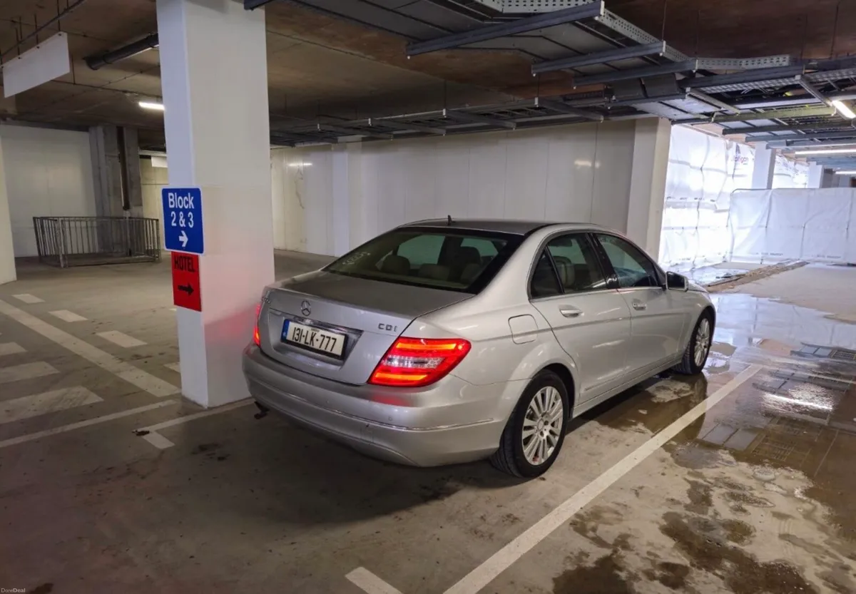 Mercedes C220 2.1L Diesel Manual 204k km - Image 3