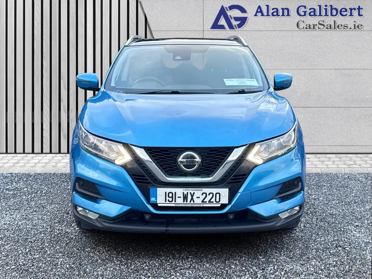 Nissan Qashqai 1.5 DSL SV Glass Roof - Image 4